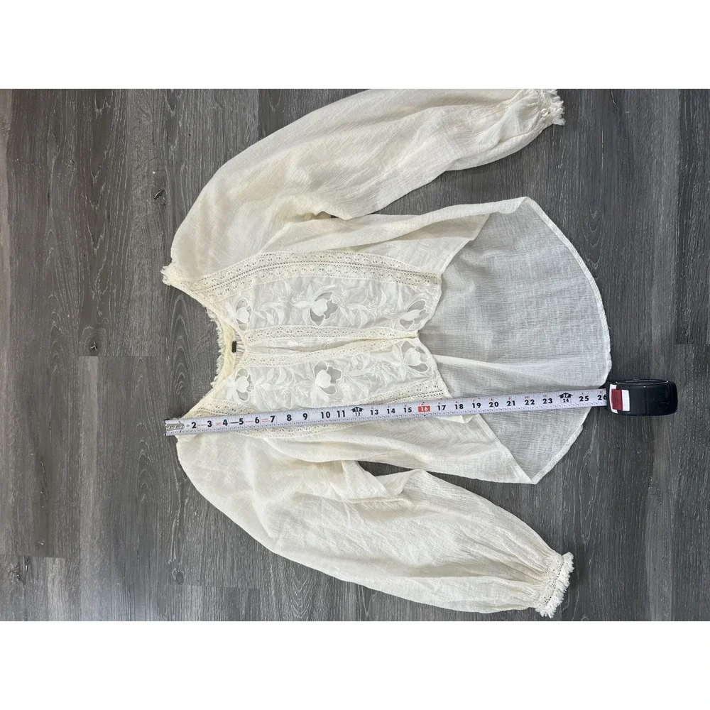 Free People Cream Embroidered Lace Inset peasant Blouse XS